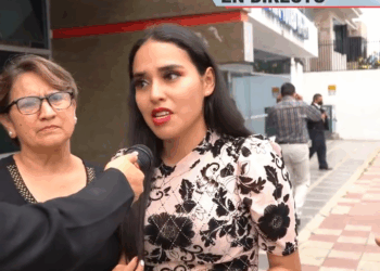 [COMPLETE] 463M0905 AF363 Presentadora de Tv es humillad@ por vender espumilla en la calle, lo que pasa al final te sorprender