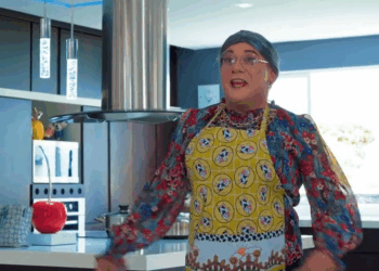 [COMPLETE] 455M0905 AF355 Quería recuperar a su familia y se disfrazó de empleada creyendo que nunca lo iban a descubrir