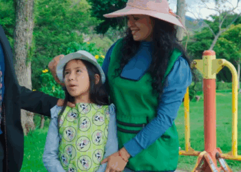 [COMPLETE] 420M0905 AF320 Hombre ciego impide un robo sin imaginar que encontraría el amor