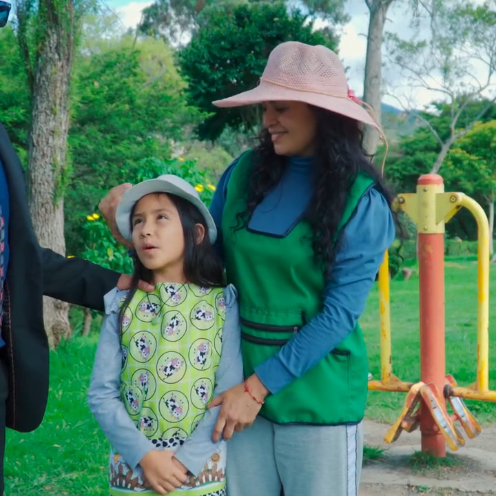 [COMPLETE] 420M0905 AF320 Hombre ciego impide un robo sin imaginar que encontraría el amor