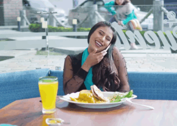 [COMPLETE] 006M0905 AE006 Esta niña agarró lo que no debía para ayudar a su abuelito