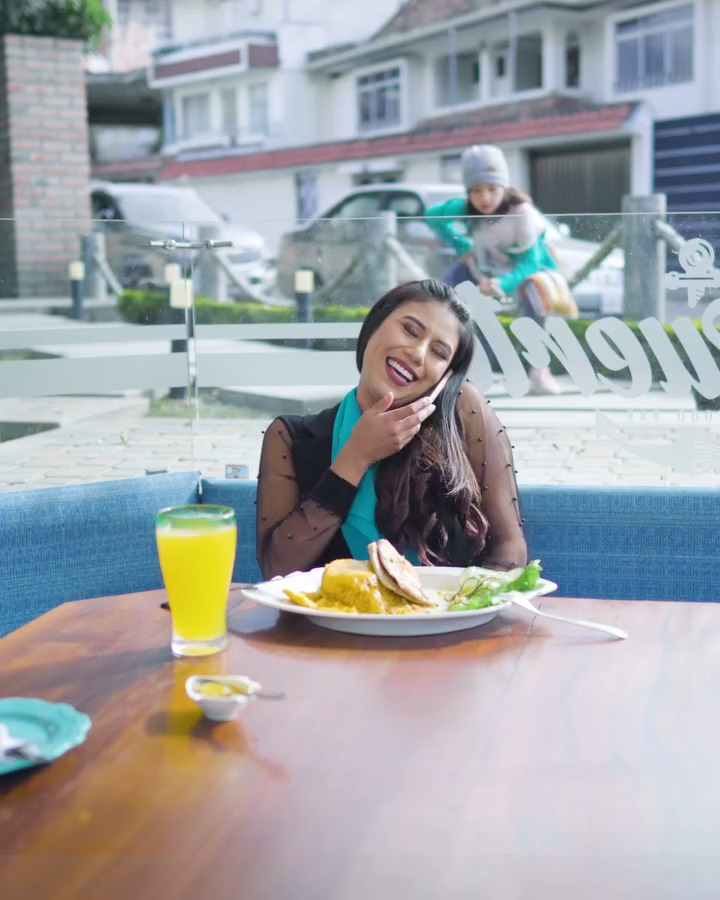 [COMPLETE] 006M0905 AE006 Esta niña agarró lo que no debía para ayudar a su abuelito