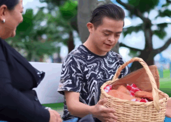 [COMPLETE] 389M0905 AF289 Joven especial trató de conquistar a su compañera sin imaginar que alguien se opondría