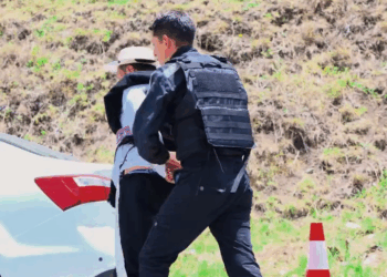 [COMPLETE] 382M0905 AF282 Cambiaron la placa del carro de este campesin0 para culparlo de algo que no comεtió, pero la justici