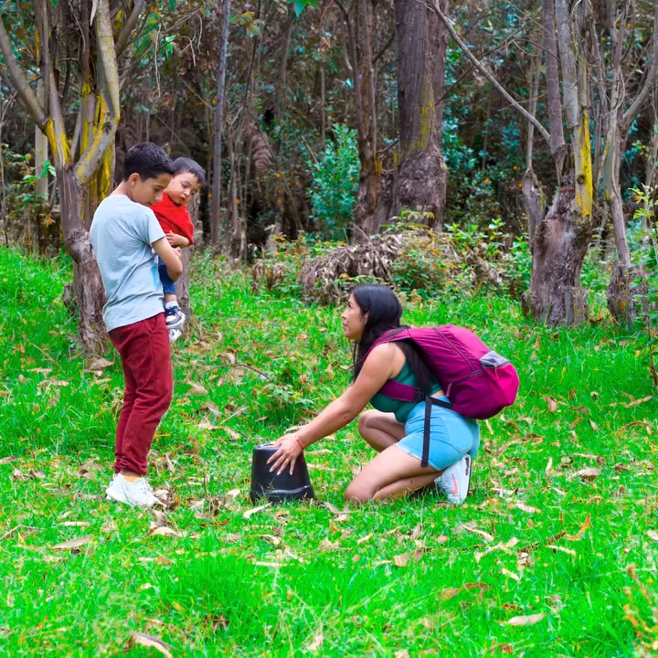 [COMPLETE] 537M0905 AF437 Penso tener un mejor futuro sin sus hijos, sin saber la lección que la vida le tenía preparada