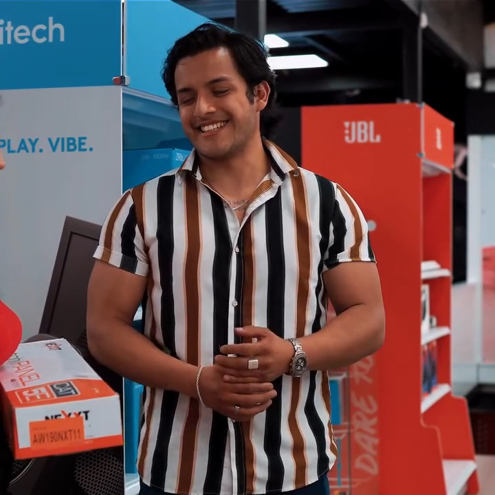 [COMPLETE] 377M0905 AF277 Su novia y amiga quisieron aprovεcharsε de su bondad, pero el las puso en su lugar