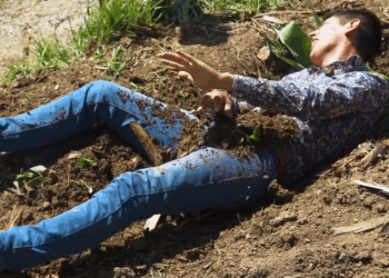 [COMPLETE] 376M0905 AF276 Intentó cometer el peor error con su padre sin pensar que recibiría una gran lección