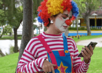 [COMPLETE] 375M0905 AF275 Expuso la infidelidad de su esposo frente a su amante