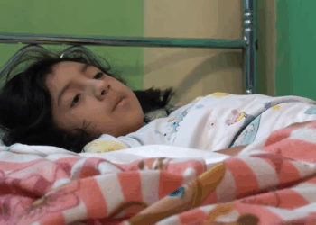 [COMPLETE] 366M0905 AF266 Taxista devolvió un maletín lleno de dinero sin pensar que eso salvaría la vida de su hija