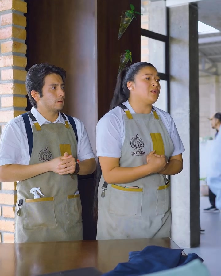 [COMPLETE] 042M0905 AE042 Se aprovecharon de la nueva mesera sin saber quién era en realidad