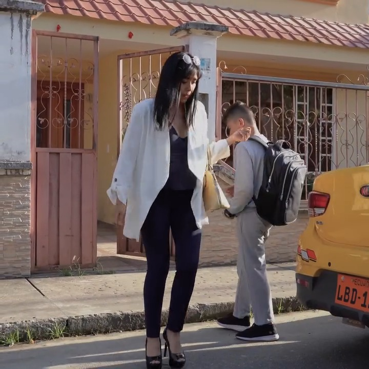 [COMPLETE] 343M0905 AF243 Ayudó a un niño lustrabotas años mas tarde recibió esta recompensa