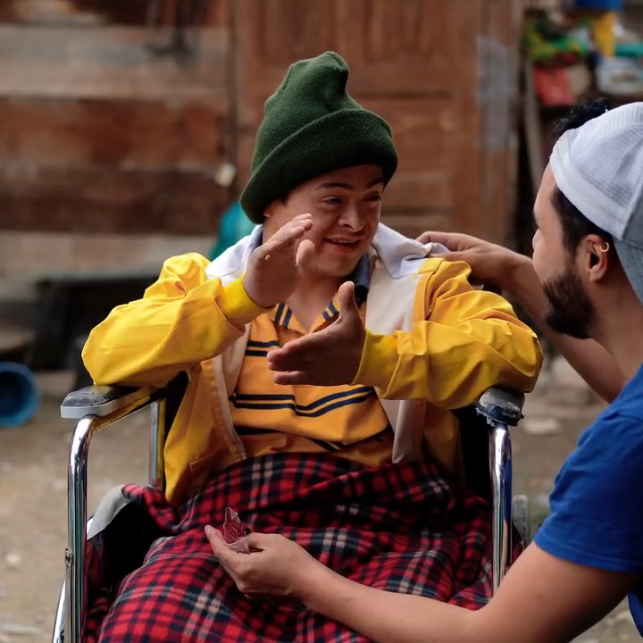 [COMPLETE] 285M0905 AF185 Se gano la loteria y ayudo a quienes más lo necesitaban