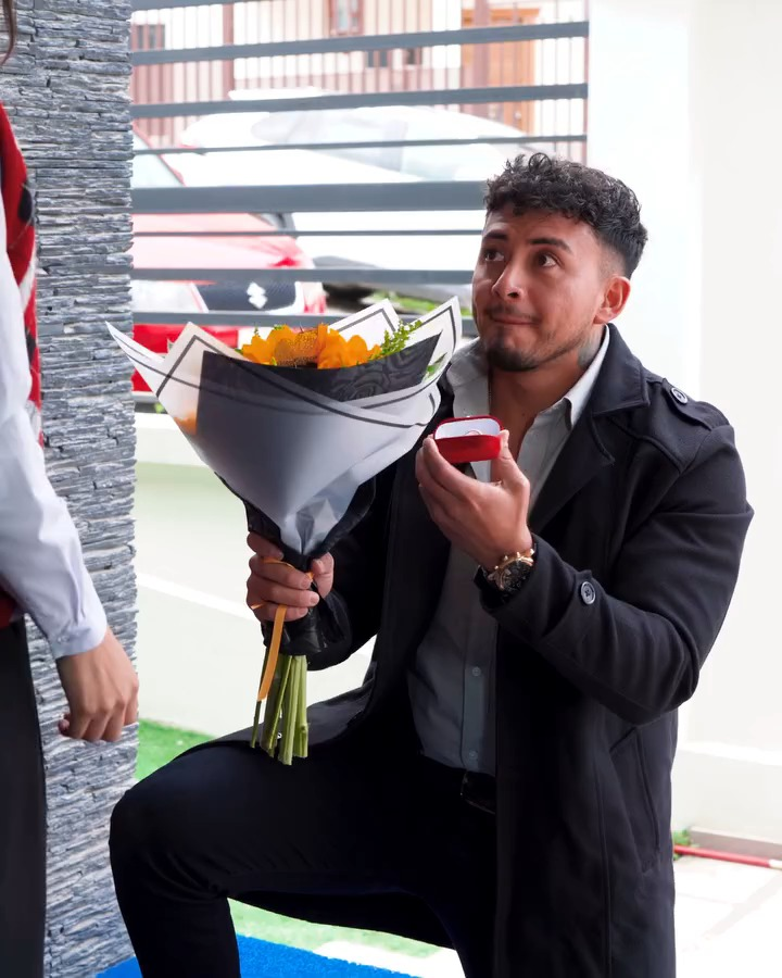 [COMPLETE] 294M0905 AF194 Prometieron casarse a los 30, pero el destino les tenía otra prueba