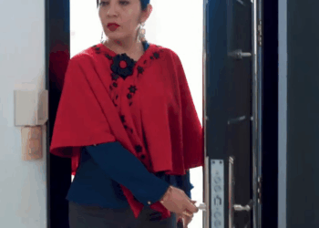 [COMPLETE] 303M0905 AF203 Joven especial se porta mal en un supermercado y recibe una valiosa lección