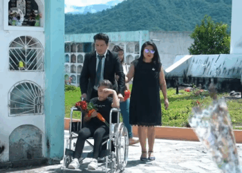 [COMPLETE] 307M0905 AF207 Mis padres me descuidaban por sus problemas y yo encontré refugio en esta niña