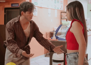 [COMPLETE] 554M0905 AF454 Niña encuentra apoyo después del abandono de su padre