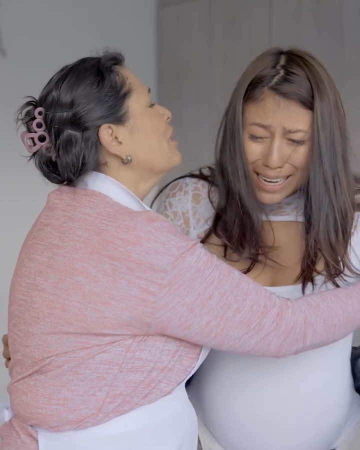 [COMPLETE] 050M0905 AE050 Mi nana me ayudó a ocultar mi embarazo, hasta que me descubrieron