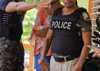 [COMPLETE] 671M0905 TI021 Esta joven se enamoro de su vecina sin imaginar lo que sucederia luego