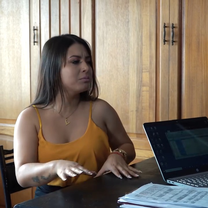 [COMPLETE] 589M0905 AF489 Provocaba al secretario de su esposo sin pensar que él haría esto