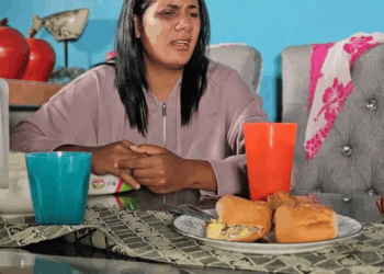 [COMPLETE] 642M0905 TH017 Madre e hija lucharon juntas para protegerse del peligro