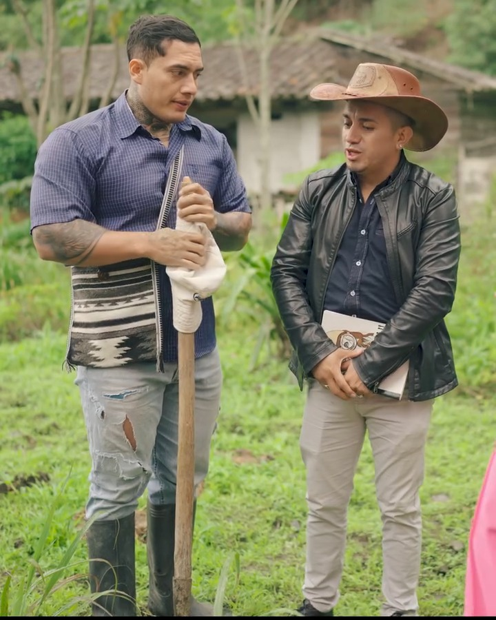 [COMPLETE] 006M0920 AE107 Millonario puso a prueba a su futura esposa para saber si era la indicada y se llevó esta sorpresa