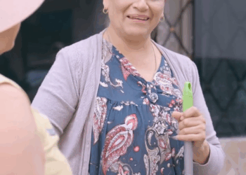 [COMPLETE] 030M0920 AE131 Vecinas ch!smosas la criticaban por su forma de vestir hasta que les dio una lección