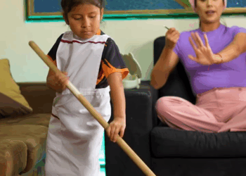 [COMPLETE] 028M0920 AE129 Trataba a su hijastra como empleada hasta que fue descubierta