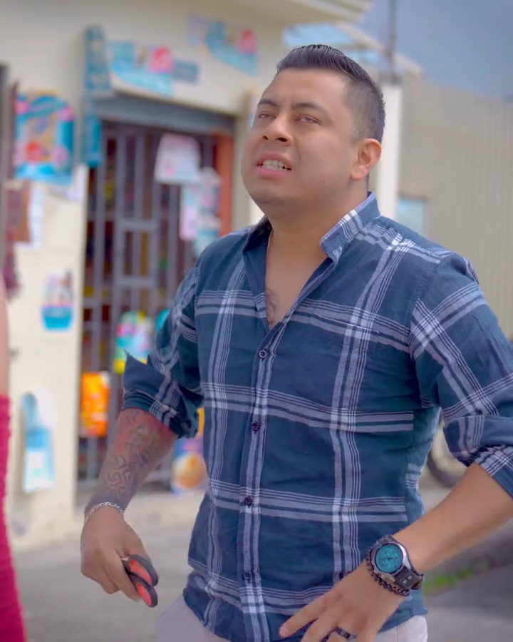 [COMPLETE] 040M0920 AE141 Mujer celosa no deja que toquen a su novio