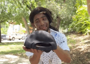 [COMPLETE] 693M0920 TP006 Estrategia de mujeres ladronas despertó la curiosidad de un vagabundo para atraparlas