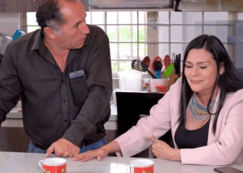 [COMPLETE] 042M0920 AE143 Despreció a su madre por se empleada doméstica sin saber la verdad