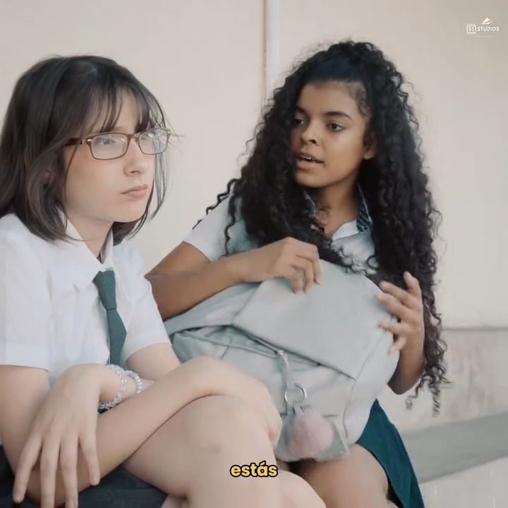 [COMPLETE] 692M0920 TP005 Esta niña ocultaba a su padre en su colegio en el dia del padre