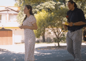 [COMPLETE] 691M0920 TP004 Esta chica hermosa se enamoró de un desconocido sin importar su apariencia, La bella y la bestia