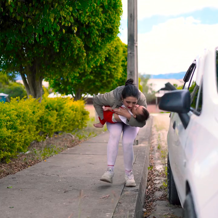 [COMPLETE] 052M0920 AF509 Abandonó a su hija en el auto de esta pareja