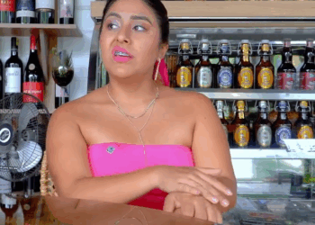 [COMPLETE] 675M0920 TO013 Juzgαrσn a esta señoritα de lαdrσnα por su forma de vestir y mira lo que ocurre