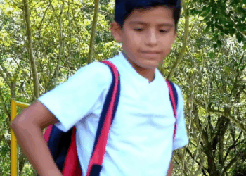 [COMPLETE] 669M0920 TO007 Esta madre se hace pasar como niñera de su hija para protegerla