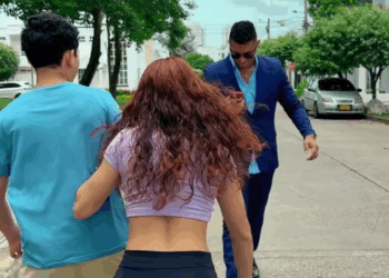 [COMPLETE] 634M0920 TM022 Se hizo pasar por su profesor para salvarlo y algo inesperado ocurrió