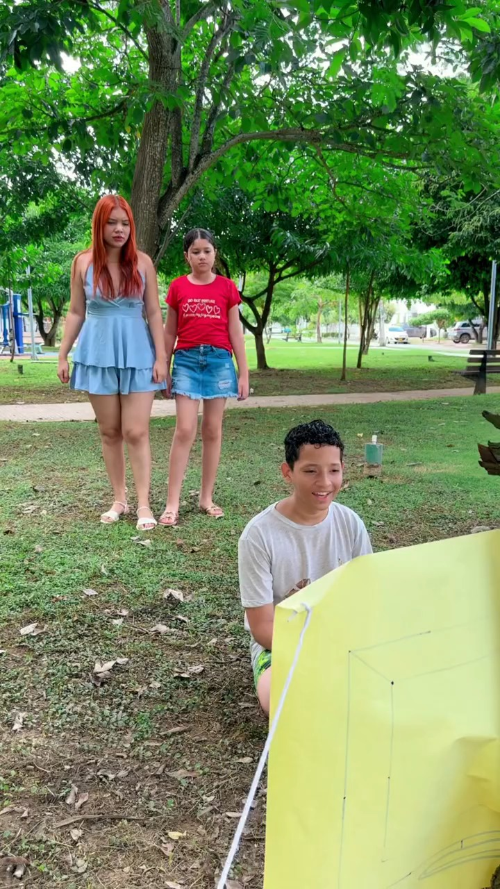 [COMPLETE] 632M0920 TM020 Se burlaron de su televisión imaginaria y la vida les dio una gran lección