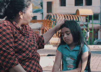 [COMPLETE] 073M0920 AF530 ABANDONÓ a su hija con su ABUELITA por el amor de un hombre sin saber que le pasaría esto