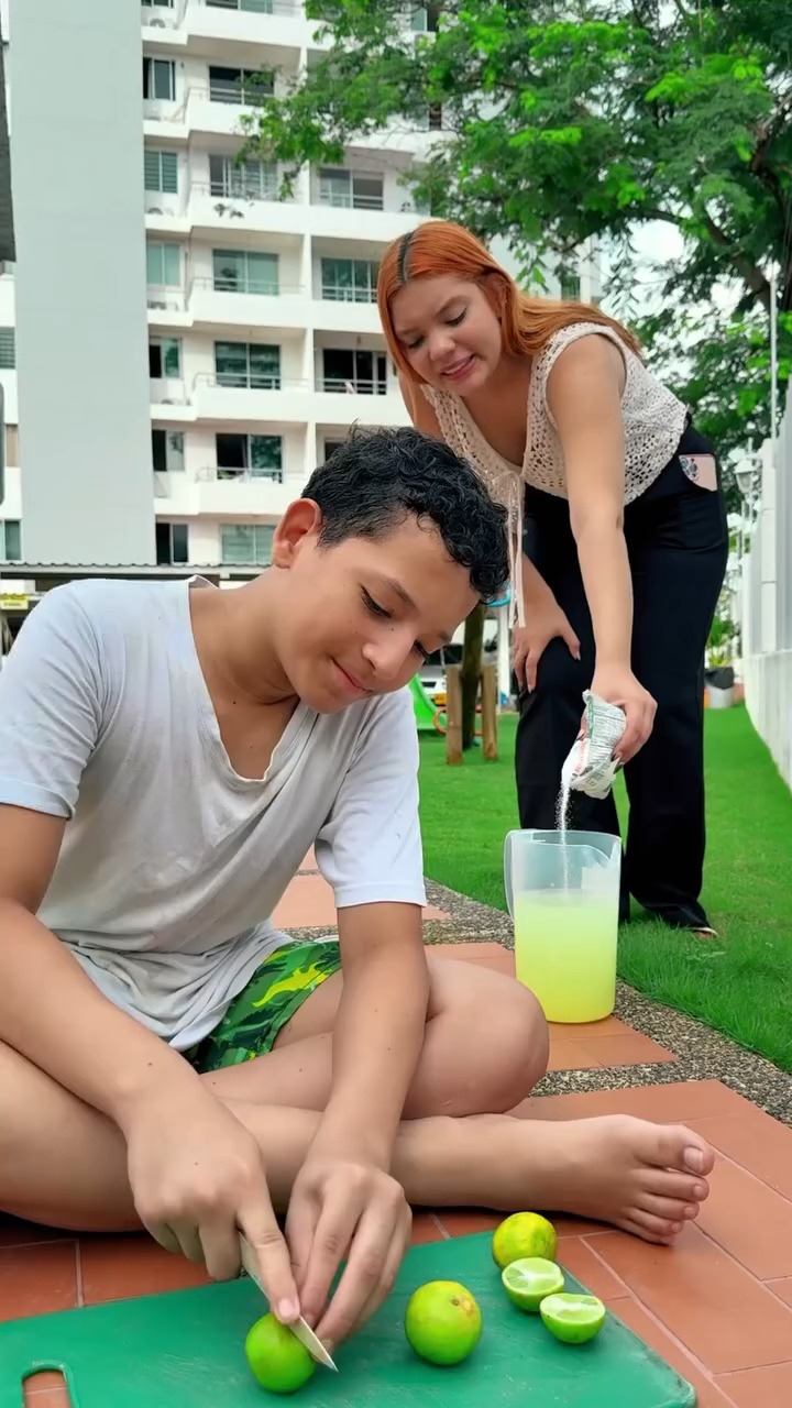 [COMPLETE] 615M0920 TM003 Dañaron su limonada para que se enfermaran los clientes y recibió una gran bendición