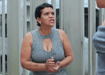 [COMPLETE] 080M0905 AE080 Se aprov3chaba de sus vecinos hasta que recibió una lección