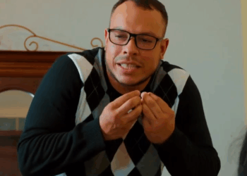 [COMPLETE] 108M0920 AF565 Jovencita adquiere experiencia valiosa a través de las lecciones de vida de su mamá