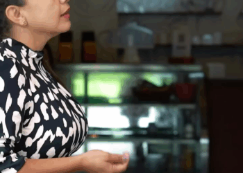 [COMPLETE] 591M0920 C397 Empresaria regala un cumpleaños inolvidable a una persona humilde