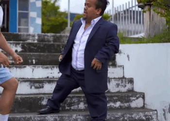 [COMPLETE] 115M0920 AF572 Conoció a su gemelo y quedo sorprendido por su tamañ0 y picardías