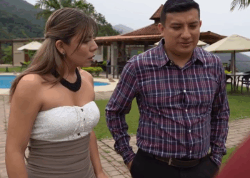 [COMPLETE] 559M0920 C365 Le dio una lección de humildad fingiendo ser mesero