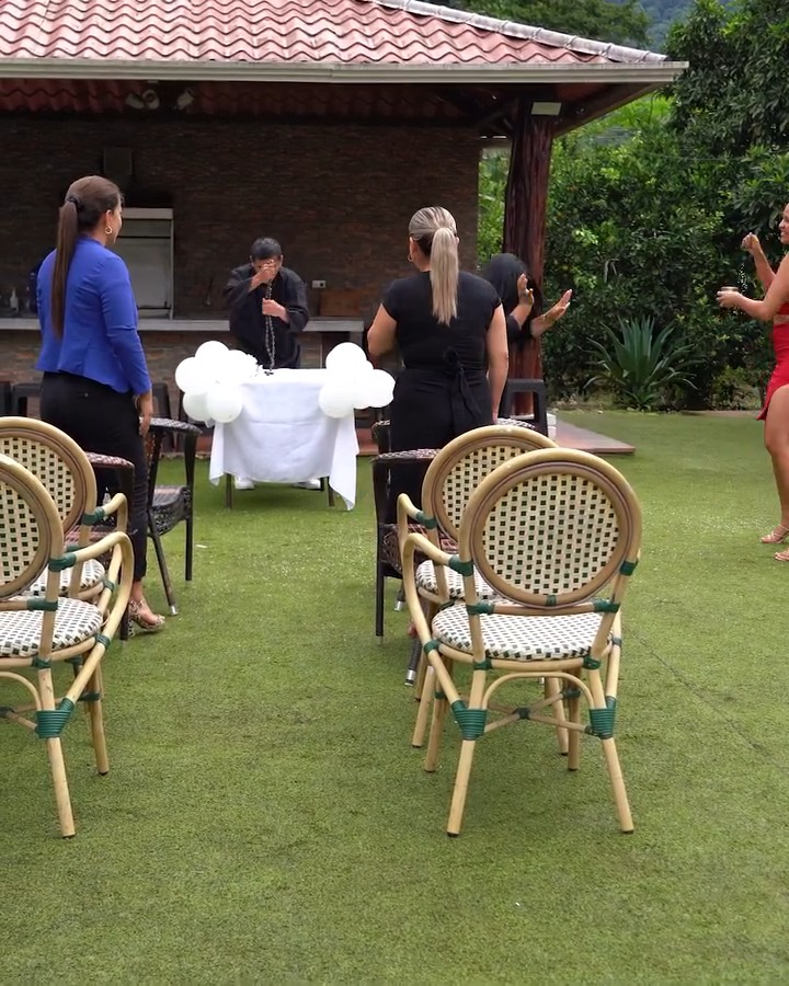 [COMPLETE] 557M0920 C363 El día de su boda, su papá la salvó desde el cielo