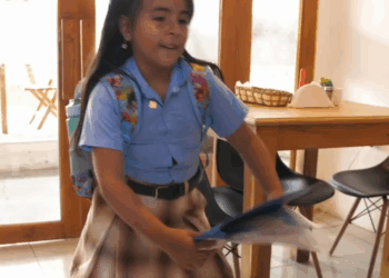 [COMPLETE] 126M0920 AQ002 Niña pobre pide trabajo para su Papá