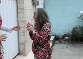 [COMPLETE] 057M1005 AG057 Esse pai estava perdido no mundo da bebida, mas a FÉ de sua filha salvou sua vida