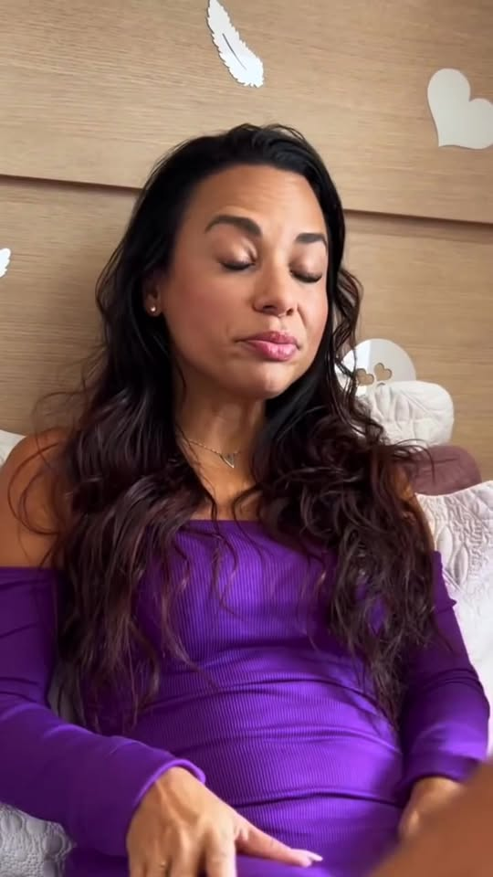 [COMPLETE] 109M1005 AG109 Ele fingia estar em uma cadeira de rodas para não trabalhar