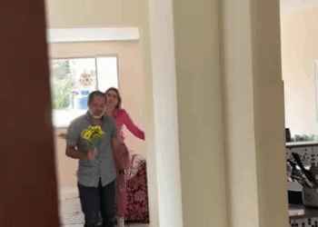 [COMPLETE] 121M1005 AG121 Esta BARBlE trocou o MARlDO pelo Mário