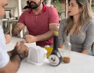 [COMPLETE] 124M1005 AG124 Ela não imaginava ter o marido e o namorado na mesma mesa